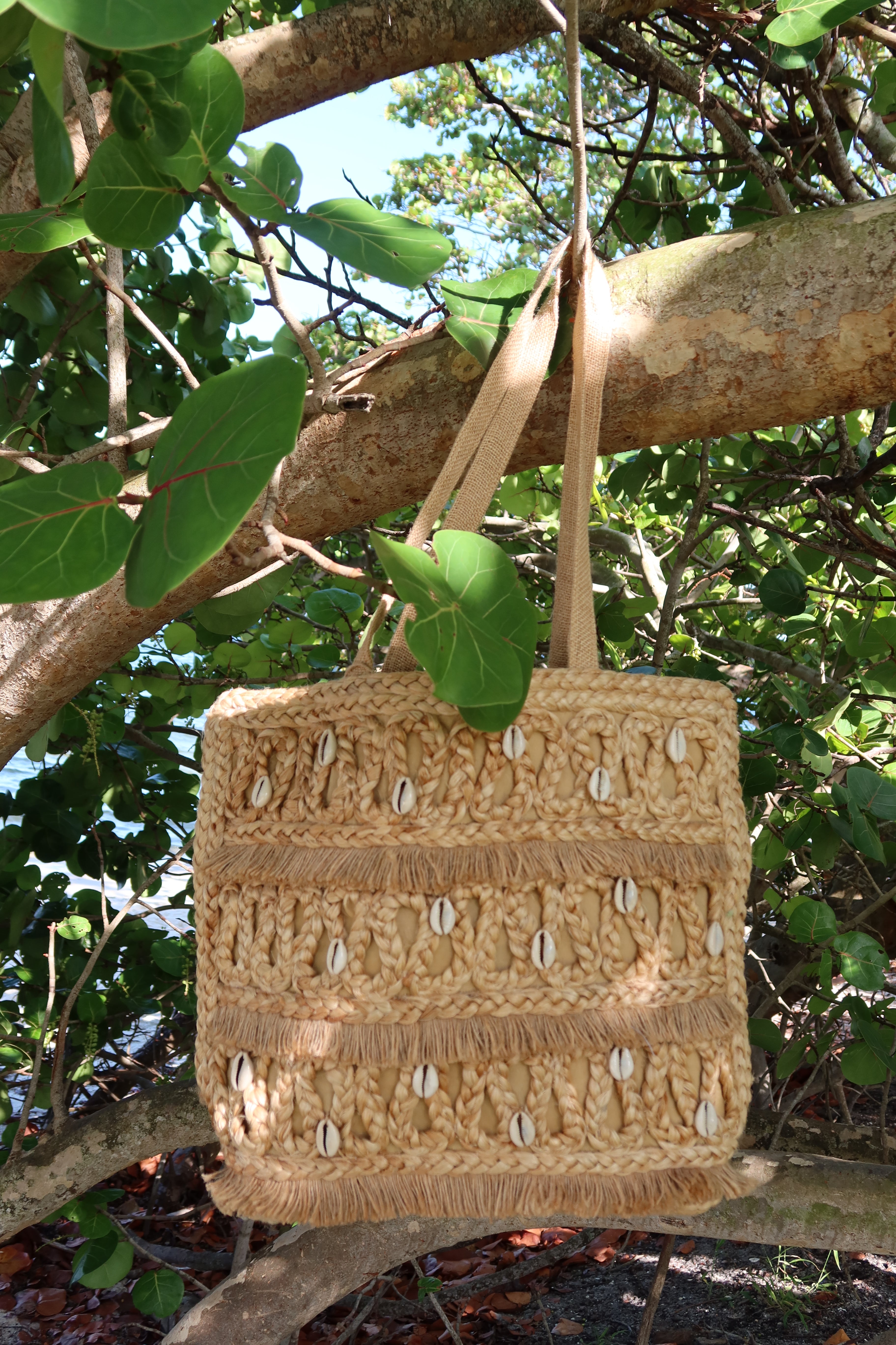 Salt + Umber newest The Isla Jute Seashell Tote Bag